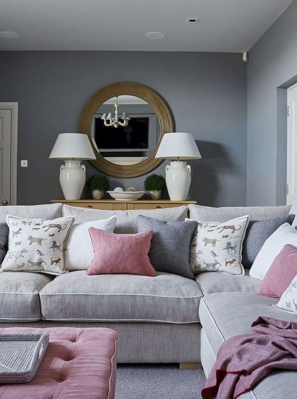 Une déco de salon en gris et rose poudré – My Blog Deco  Décoration salon  gris, Decoration salon, Décoration salon séjour