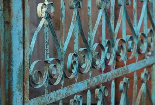 À épingler : Comment repeindre une grille de porte ?
