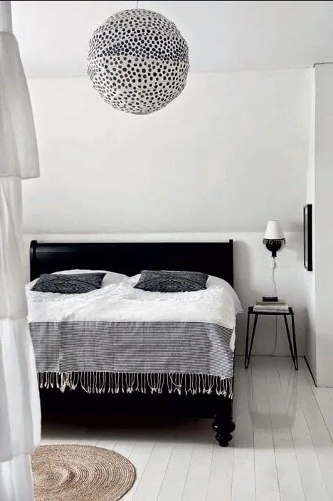 Chambre Epuree Noir Et Blanc 