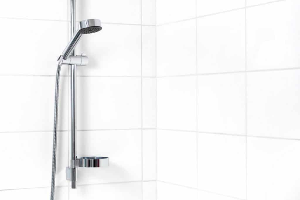 Fixer un de douche quelle est la hauteur idéale