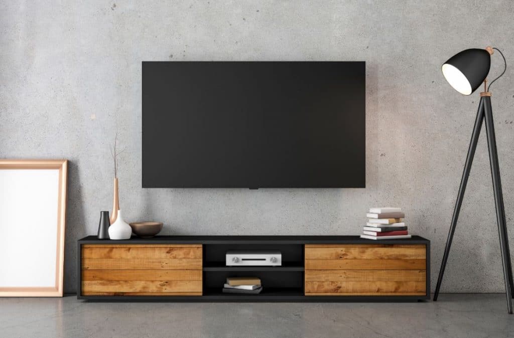 Fixer une télévision au mur quelle est la hauteur idéale