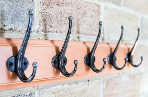 À épingler : À quelle hauteur fixer un porte manteau ?