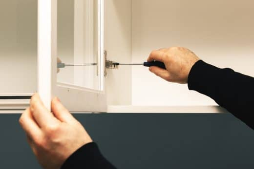 À épingler : Comment régler une porte de placard ?