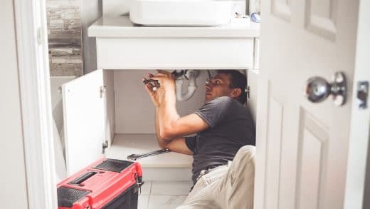 À épingler : À quelle hauteur installer les évacuations pour un lavabo ?