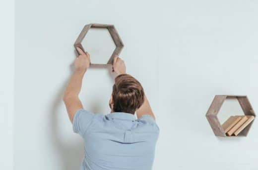 À épingler : 8 conseils pour bien fixer une étagère murale