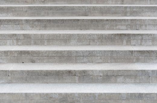 À épingler : 5 conseils pour peindre un escalier en béton