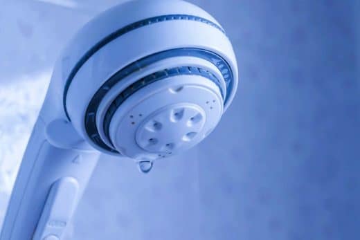 À épingler : Pommeau de douche qui fuit : comment le réparer ?