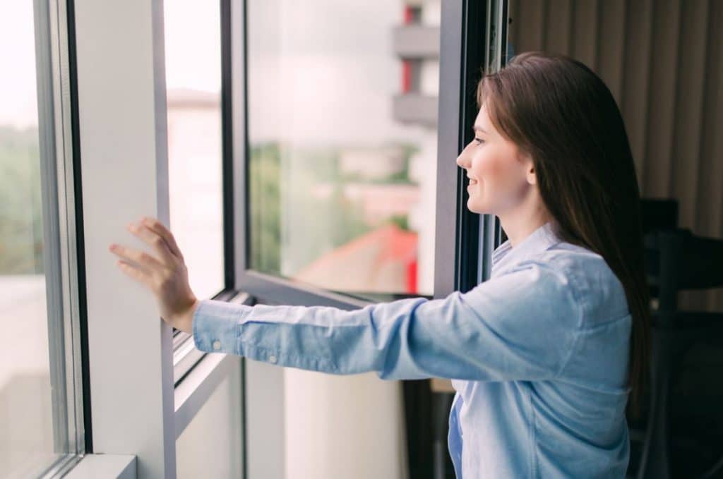 Odeur de brûlé dans la maison 13 solutions pour l