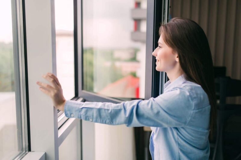 Odeur de brûlé dans la maison : 13 solutions pour l'éliminer