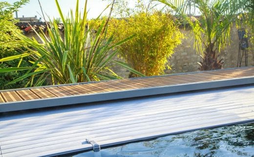 À épingler : Quel est le prix d’un abri de piscine plat ?