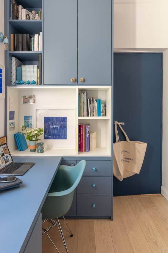 un bureau bleu inspiré de la mer à la déco zen