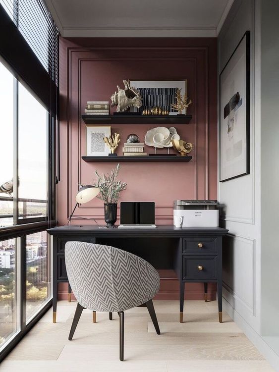 un bureau mauve à la déco zen