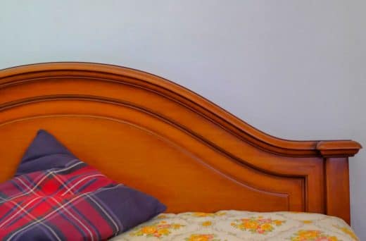 Chambre en merisier : les astuces pour la moderniser