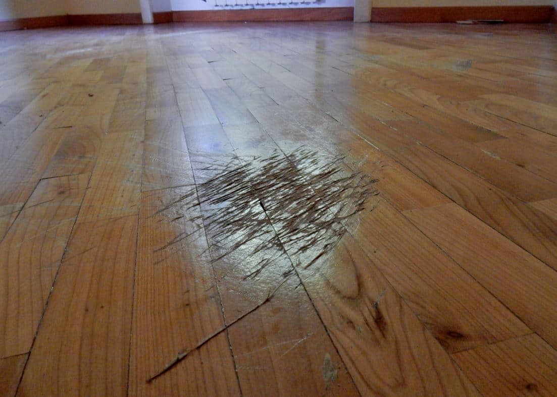 Effacer des rayures sur du parquet : conseils et étapes