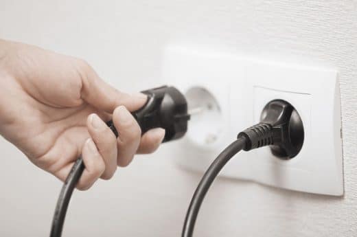 À épingler : Vacances : Faut-il débrancher les appareils électriques quand on part ?