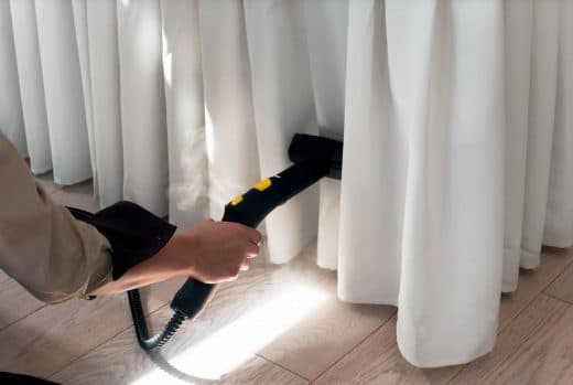 À épingler : 4 astuces faciles pour nettoyer ses rideaux