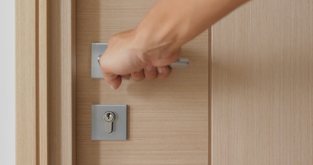 Comment changer une porte d’intérieur sans changer le cadre — free download