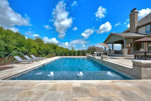 À épingler : Contour de piscine : 4 tendances designs