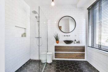 Comment refaire l’intégralité de sa salle de bain ? Les meilleurs produits IKEA