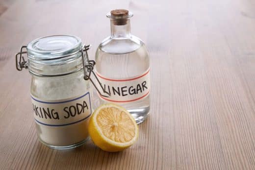 À épingler : Bicarbonate de soude et vinaigre blanc, les produits miracles de la maison