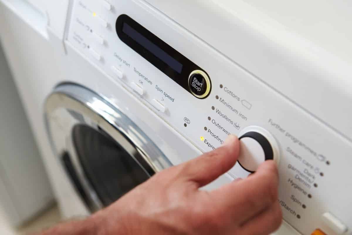 Lavage en machine à laver : Économisez facilement 50% d'électricité avec un geste super simple !