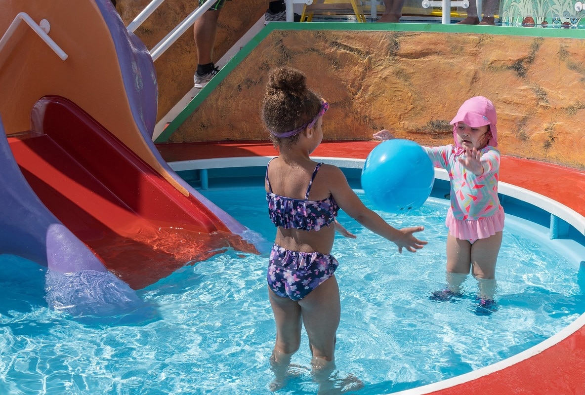 Quel est le prix du toboggan Costway pour piscine hors sol 