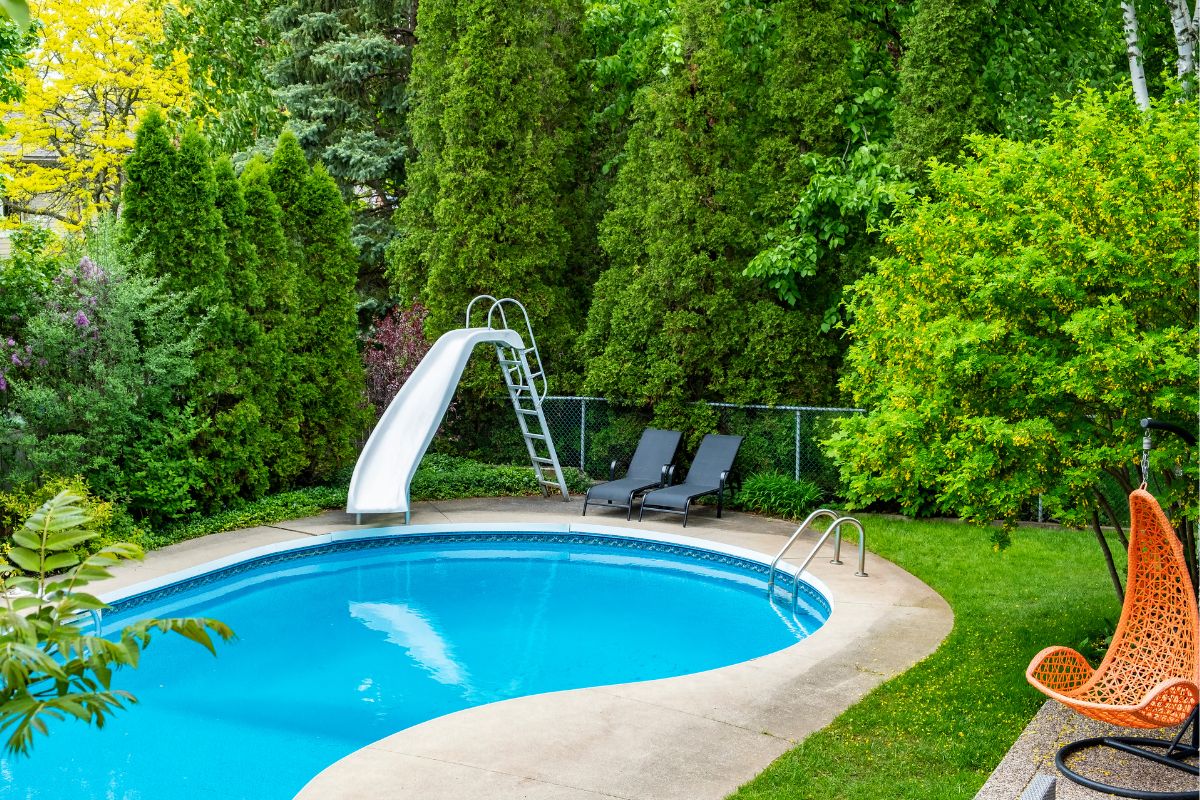 Est-il obligatoire de déclarer sa piscine aux impôts ?