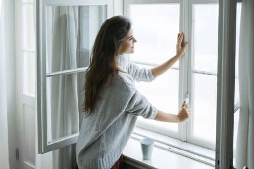 À épingler : Les meilleures astuces pour assainir rapidement l’air de votre maison de façon naturelle et efficace !