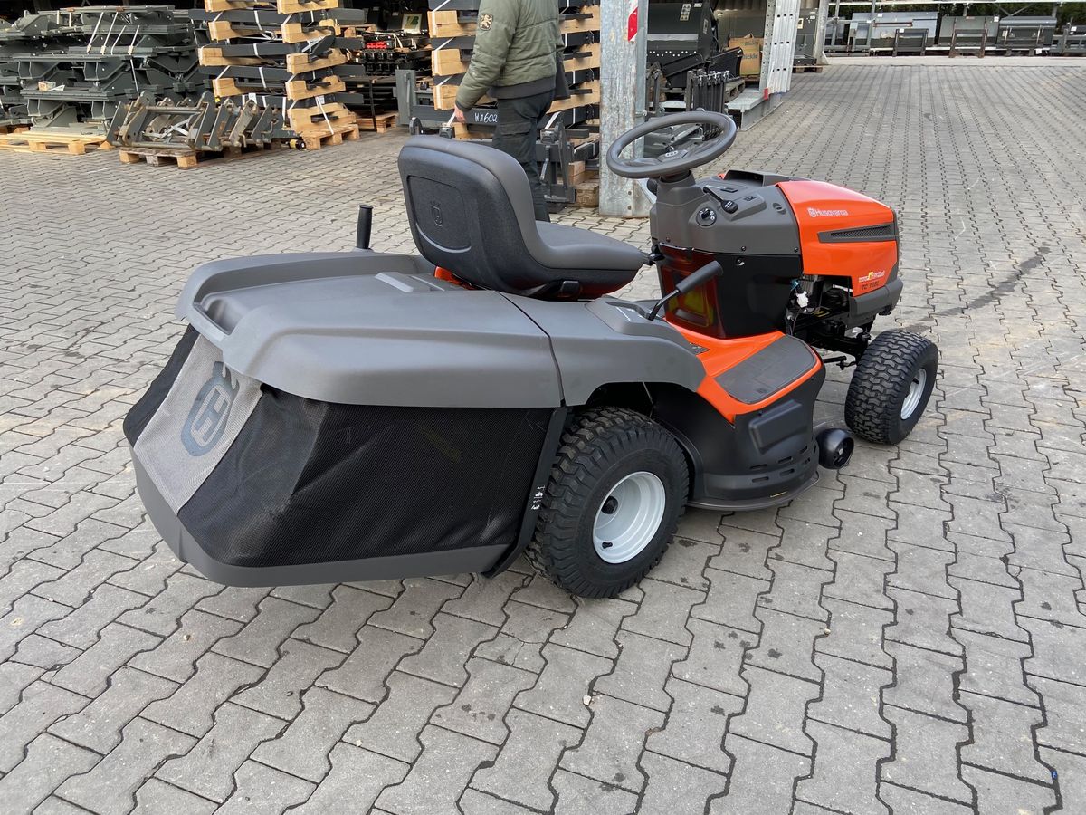 Tracteur tondeuse Husqvarna TC138L - ramassage - coupe 97cm