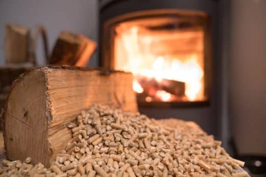 À épingler : Poêle à pellet : Y brûler des feuilles mortes, c’est possible ? Réponse ici !