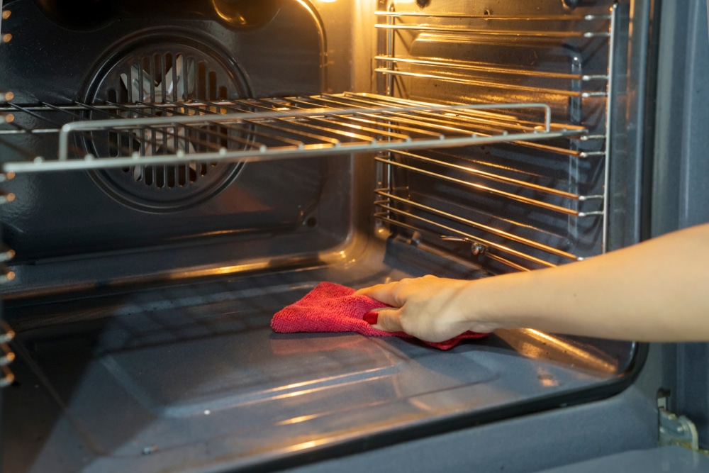 Nos conseils pour nettoyer votre four au bicarbonate de soude