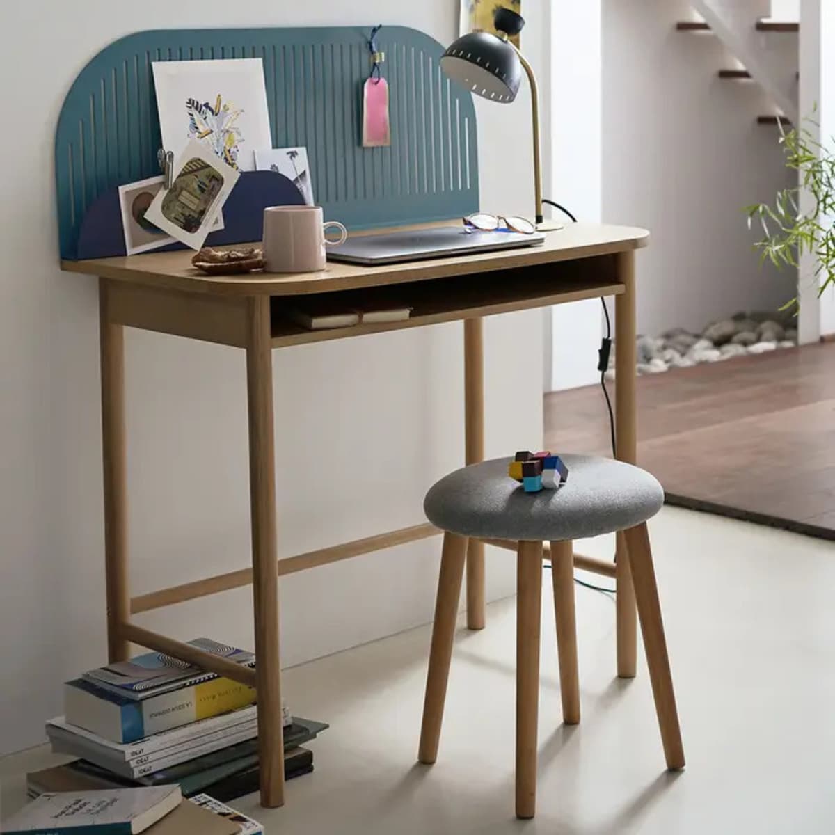 Un bureau minimaliste et ergonomique