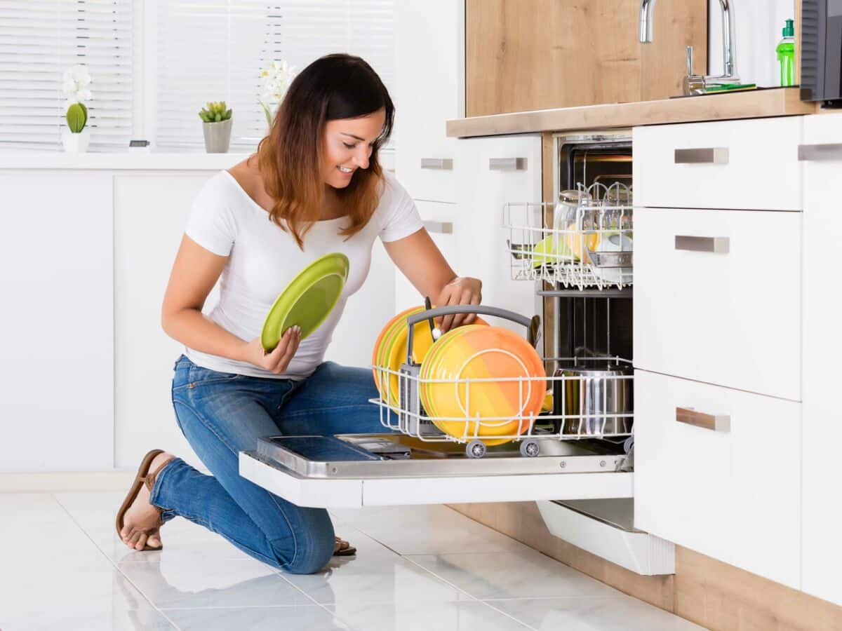 Respecter les encoches prévues en fonction de votre vaisselle 