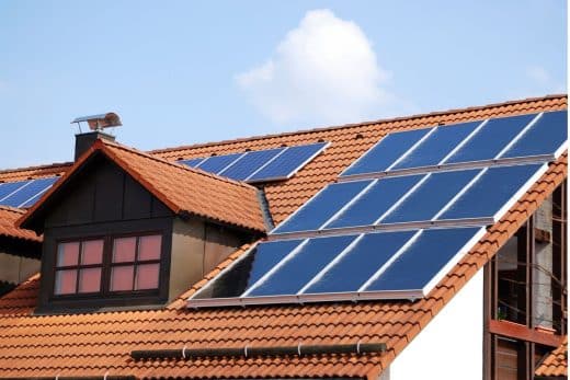 À épingler : Zoom sur le panneau solaire hybride : définition, prix, installation