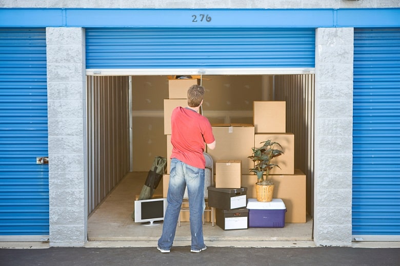 Déménagement dans un box de rangement