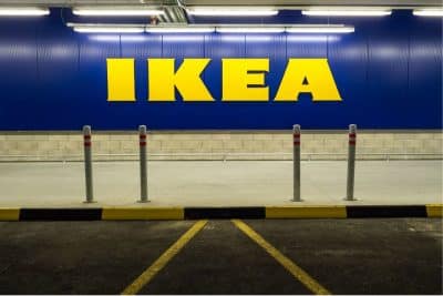 Attention : si vous avez acheté ce miroir Ikea, il faut le rapporter en magasin !