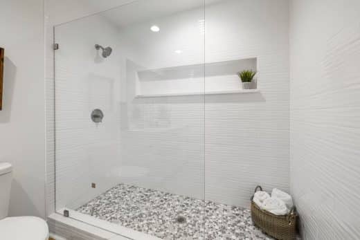 À épingler : Nos astuces pour réduire le coût de votre douche chaque jour !