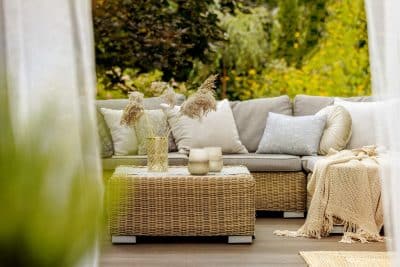 Comment aménager son extérieur pour profiter des beaux jours : conseils et astuces