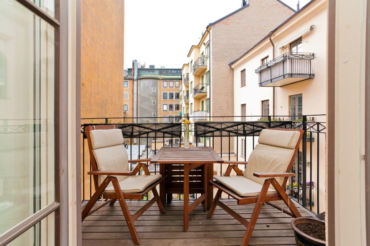 Direction Lidl qui propose un nouveau meuble indispensable et pas cher pour l'aménagement de votre balcon 