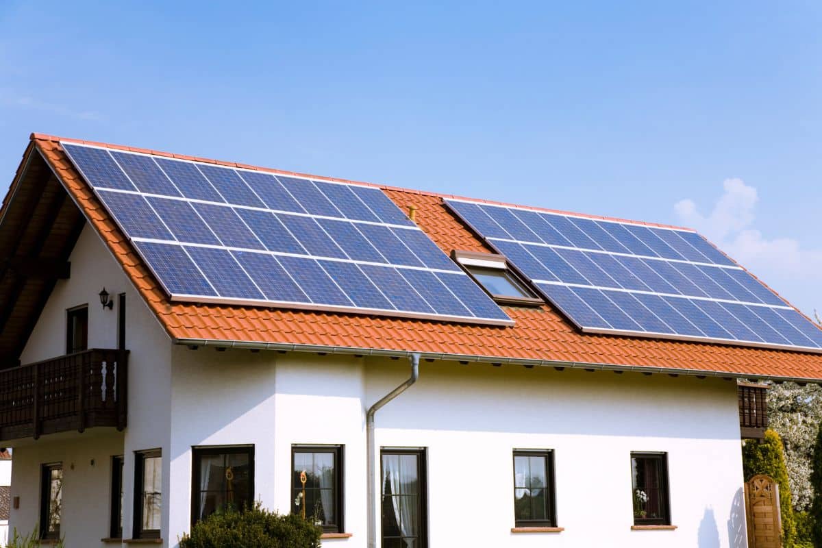 Quel est le rendement réel d'un panneau solaire sur le toit de votre maison ?