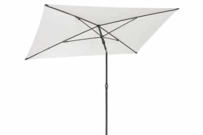Lidl dévoile une nouvelle gamme de parasols à prix hyper canon parfaite pour votre terrasse