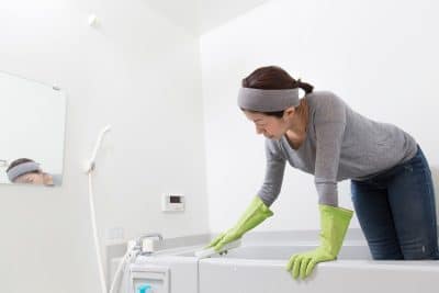 Nettoyer sa salle de bain de manière simple et écologique, c'est possible grâce à ces astuces 