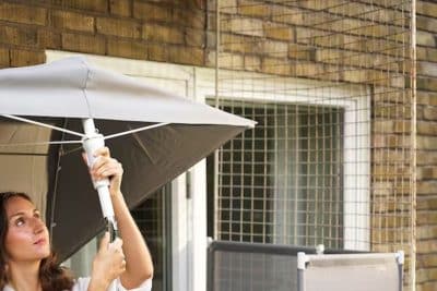 Ce tout nouveau parasol ikea a été spécialement conçu pour les balcons de petite taille et ne coûte presque rien !