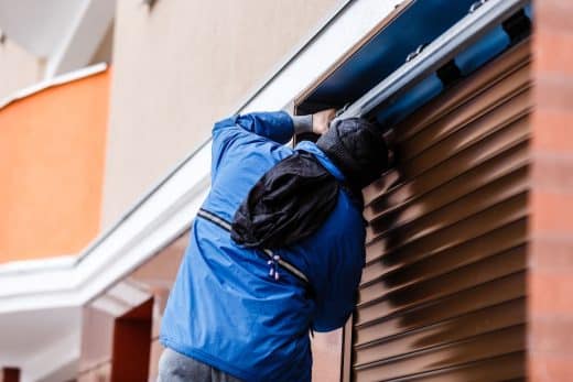 À épingler : Nettoyer un volet roulant n’a jamais été aussi simple grâce à ces astuces