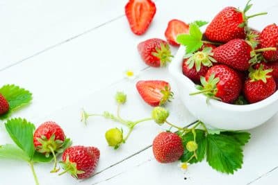 12 idées pour recycler les queues de vos fraises au jardin