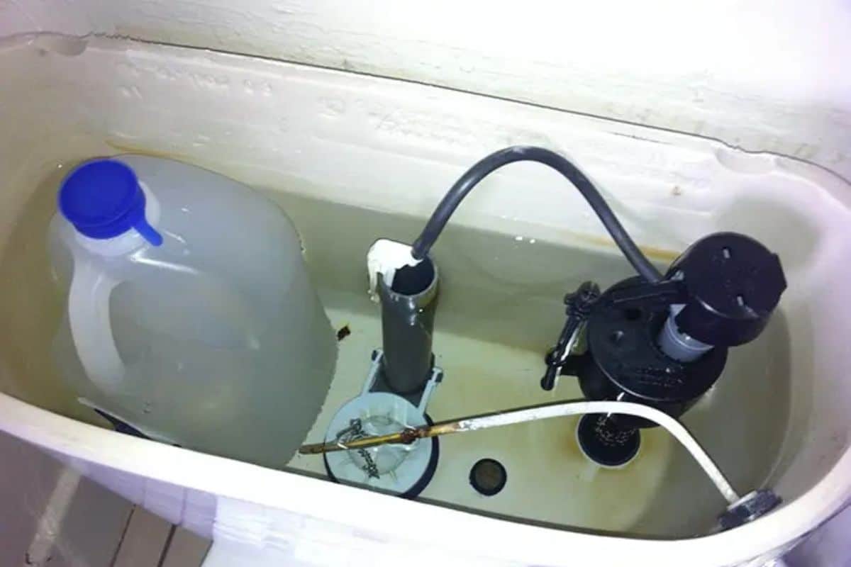 Adoptez cette astuce dans vos toilettes pour économiser des litres d'eau pendant une période de sécheresse