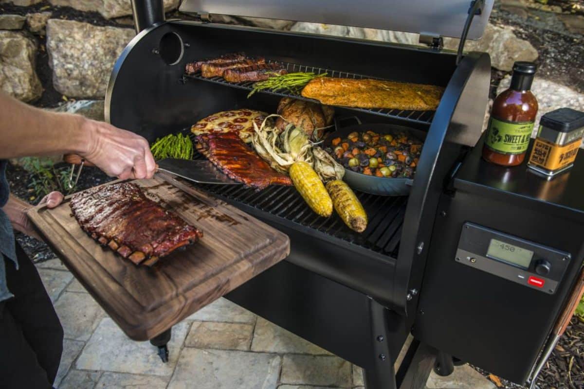 Arrivée des beaux jours Les 8 critères à prendre en compte pour le choix d'un barbecue à pellets