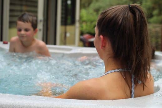À épingler : Où est-il préférable de placer votre nouveau spa dans le jardin ? Tout savoir pour un aménagement sans regret