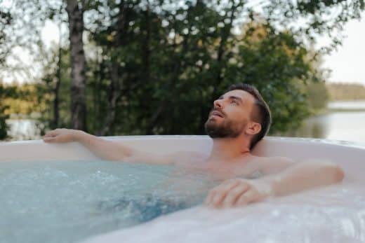 À épingler : Quel type de terrasse est le plus adapté pour l’installation d’un spa gonflable en extérieur ?