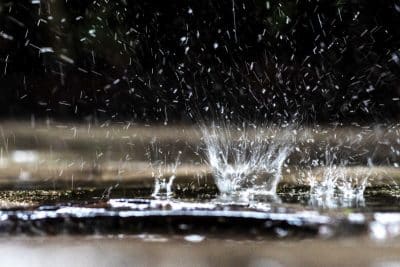 Récupération de l'eau sur balcon : C'est désormais possible grâce à cette innovation ingénieuse !